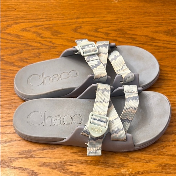Chaco Gray Sandals - Picture 2 of 4